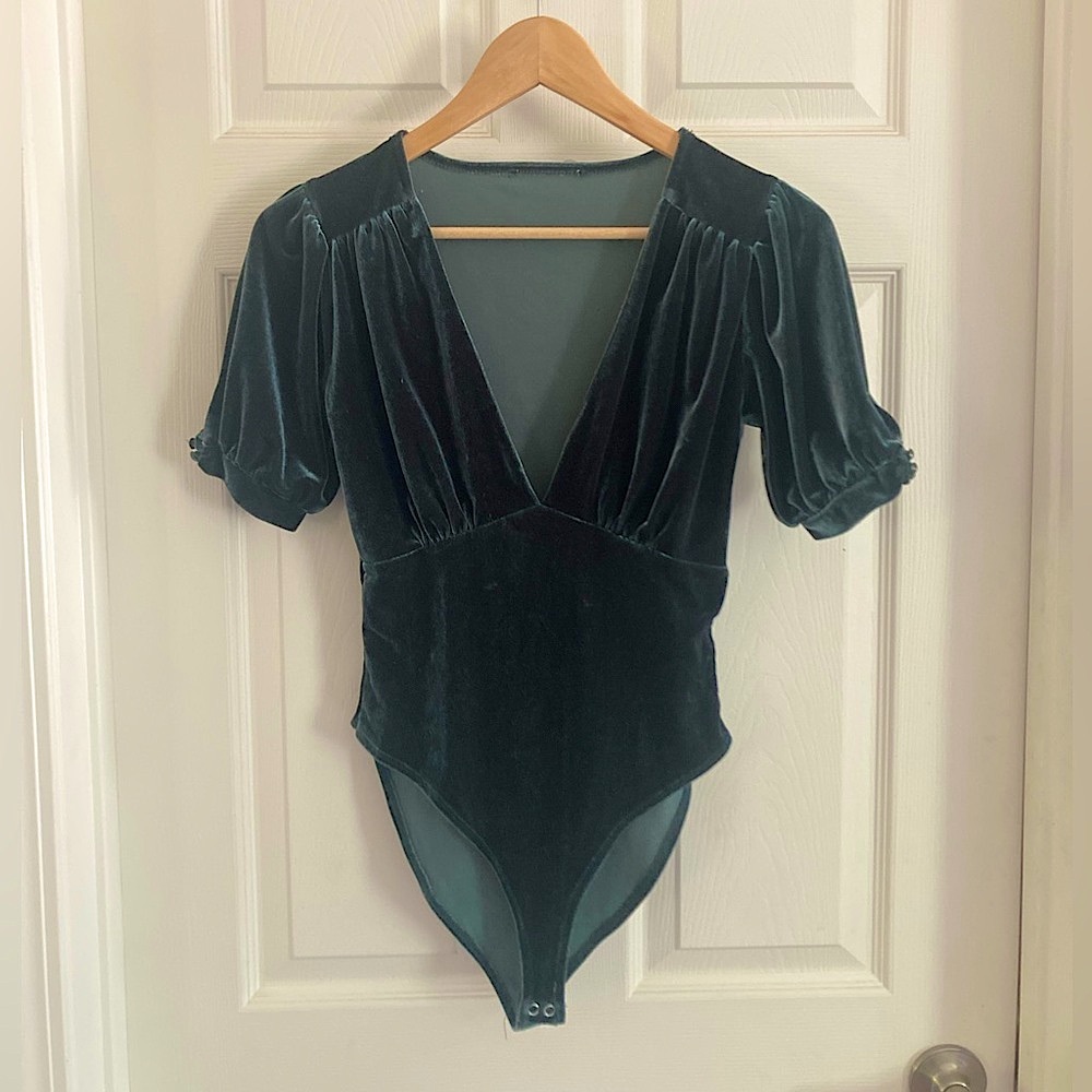 Forever 21 Contemporary Dark Green Velvet Bodysuit (Size Small)